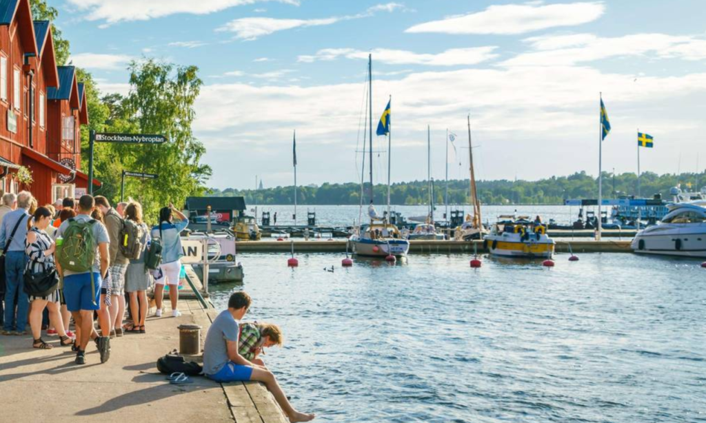 What Is a Cruise to Take Around the Archipelago? A Complete Guide 9 Public Ferry Trips Around the Archipelago